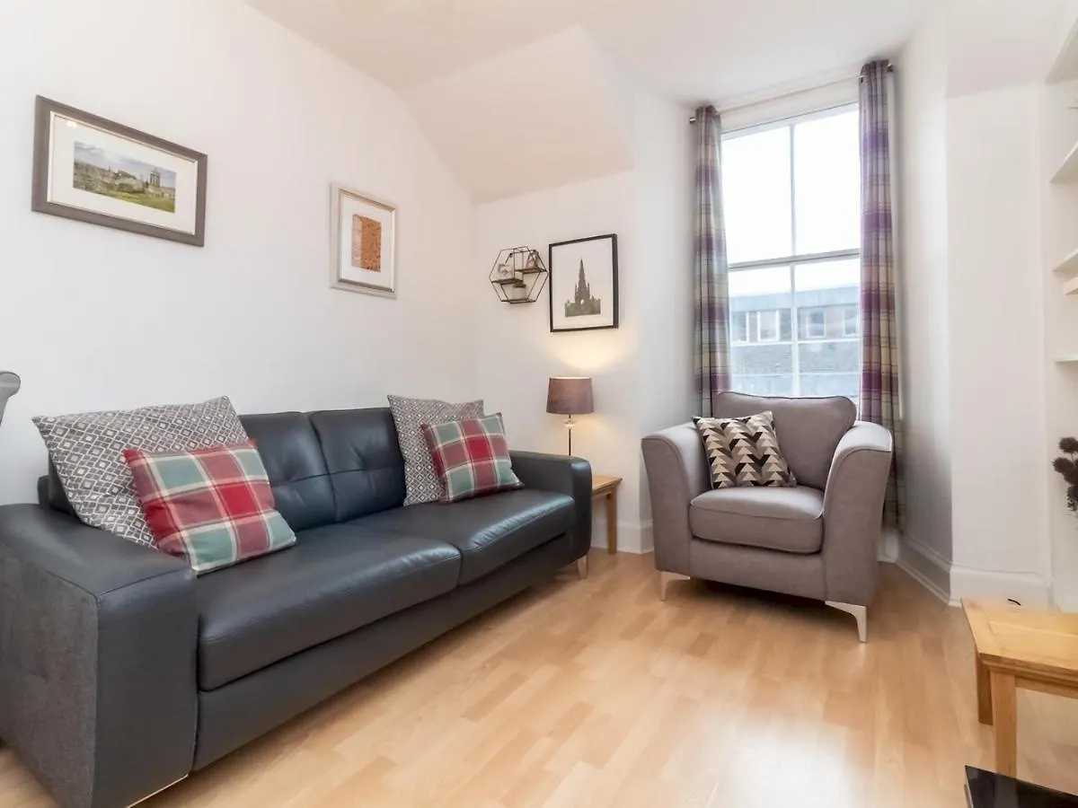 Bright And Cosy Flat At The Heart Of The Old Town Apartment Edinburgh 0*,  United Kingdom